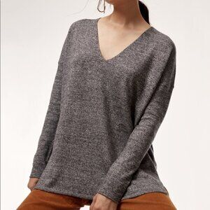Aritzia Babaton Erin Wool Linen Blend Knit V-Neck Pullover Long Sleeve Sleeve